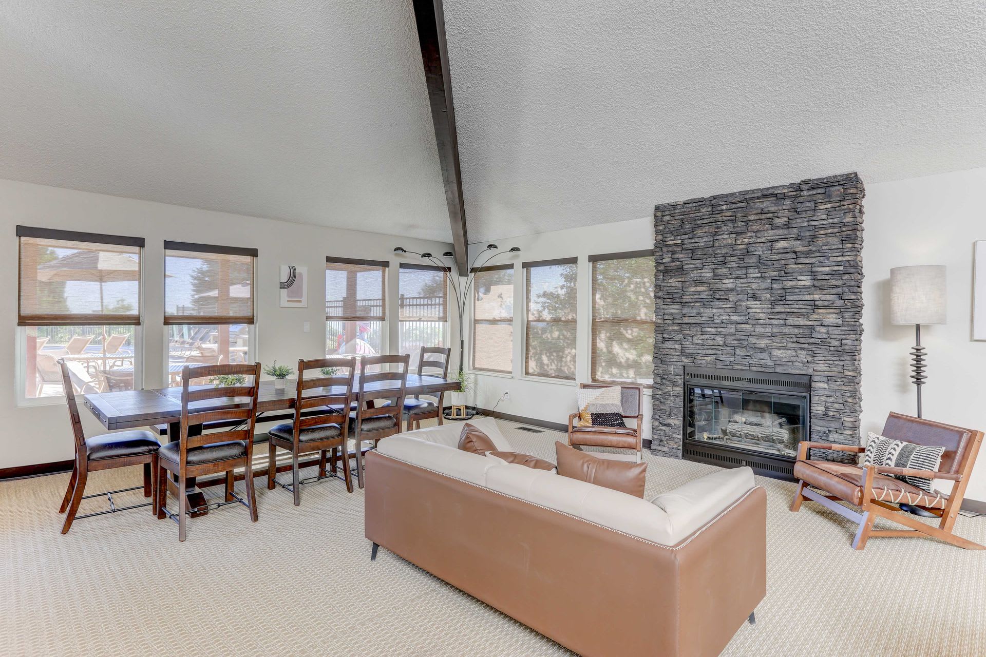 Americana Lakewood Apartments – photo 1