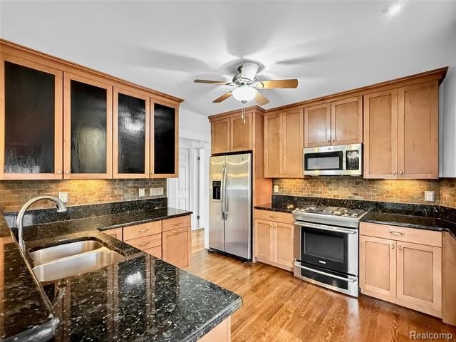 1027 LAKEPOINTE Street – photo 2