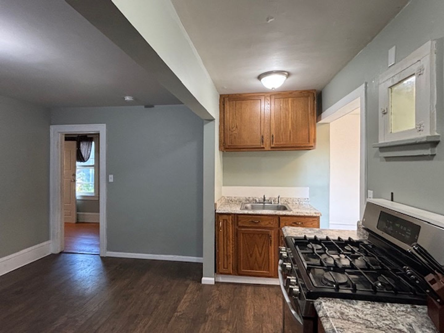 726 Wilson Ave – photo 4