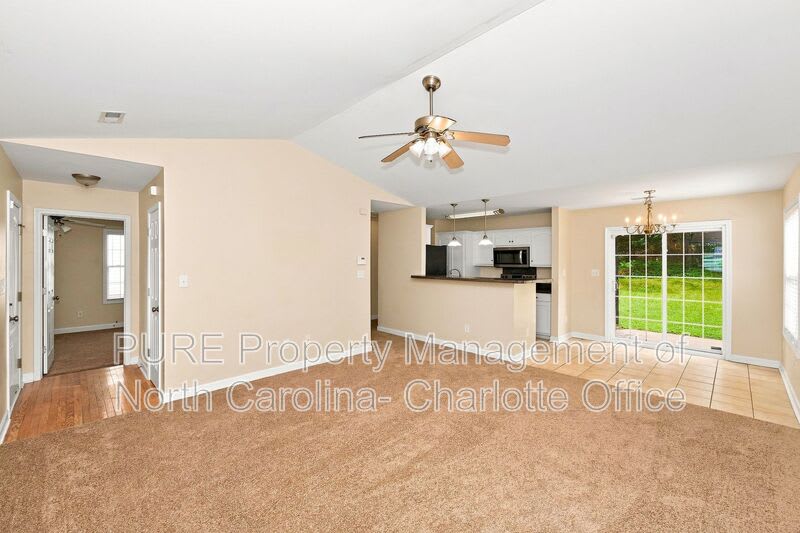 1459 Ontario Dr – photo 4