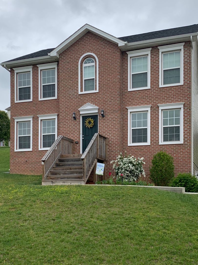 3 Bedroom 2 5 Bath 1 Car Garage House – photo 1