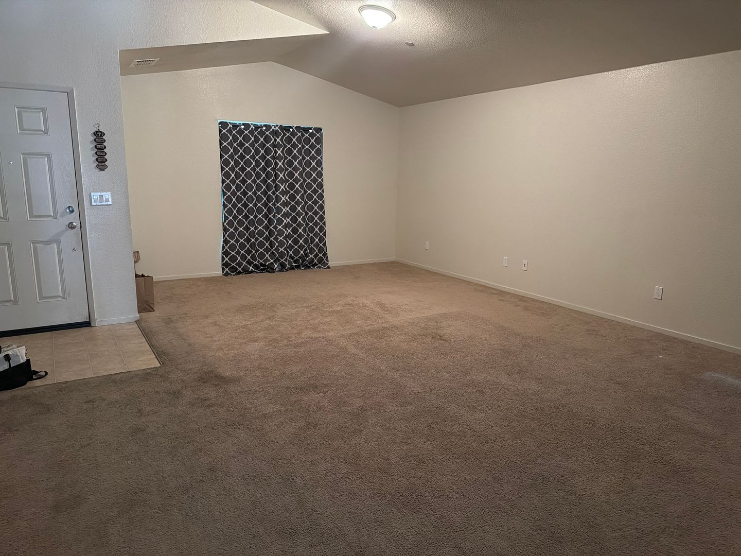 BEAUTIFUL SINGLE STORY HOME ON CORNER LOT – photo 3