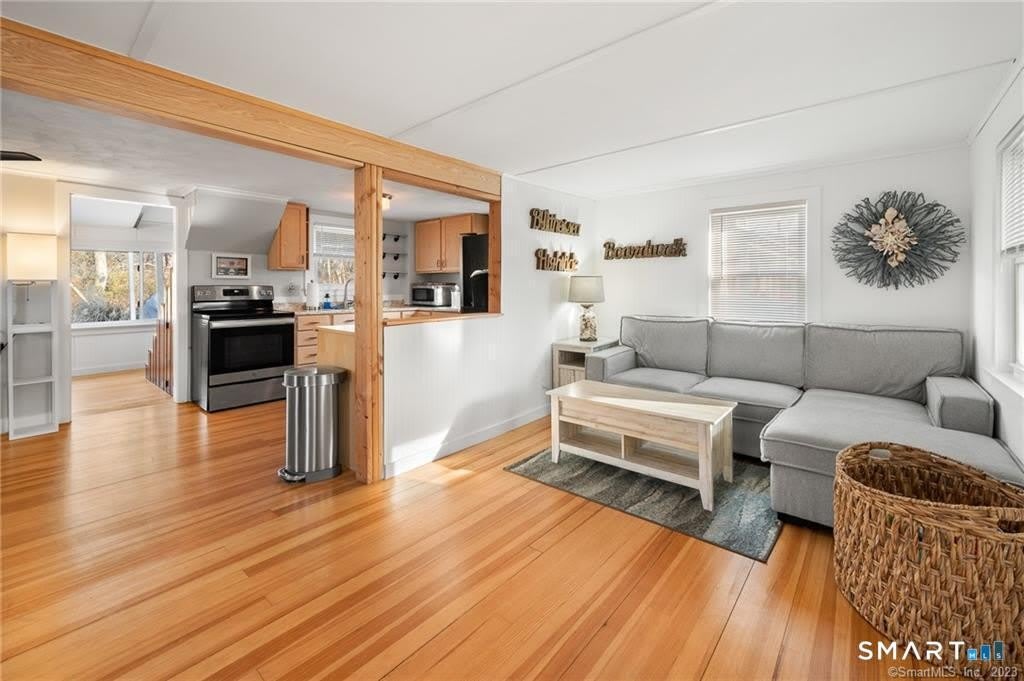 121 Shore Road – photo 4