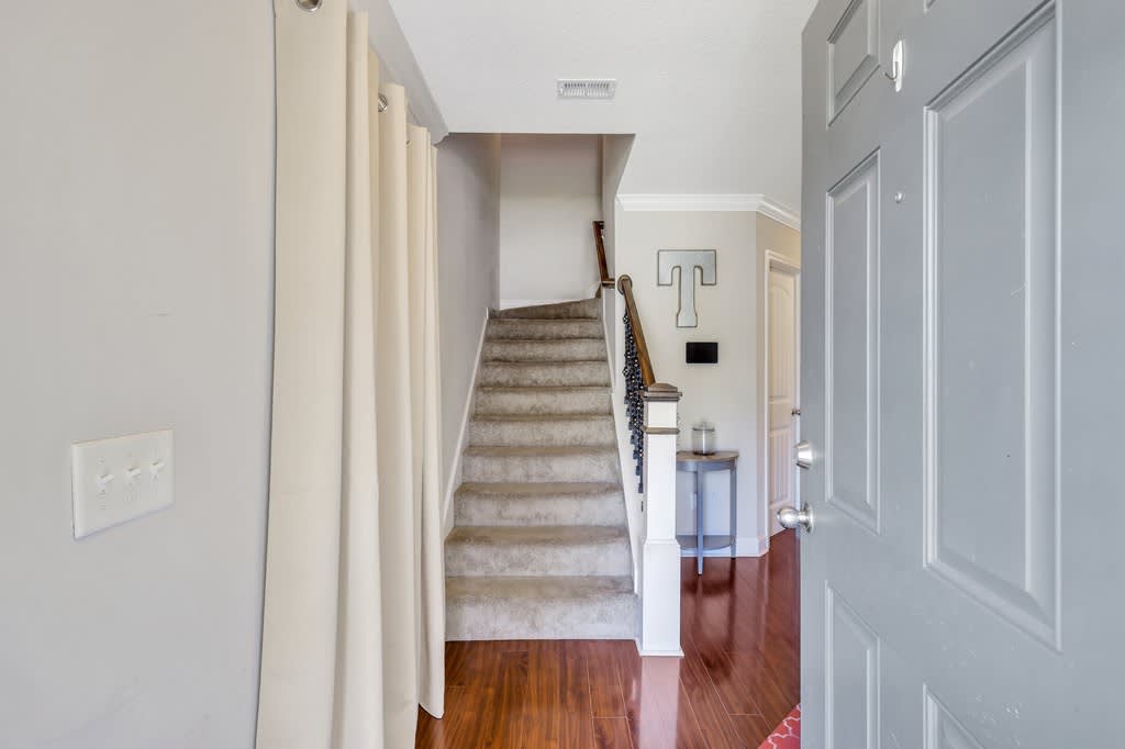 203 Grandview Dr. – photo 5