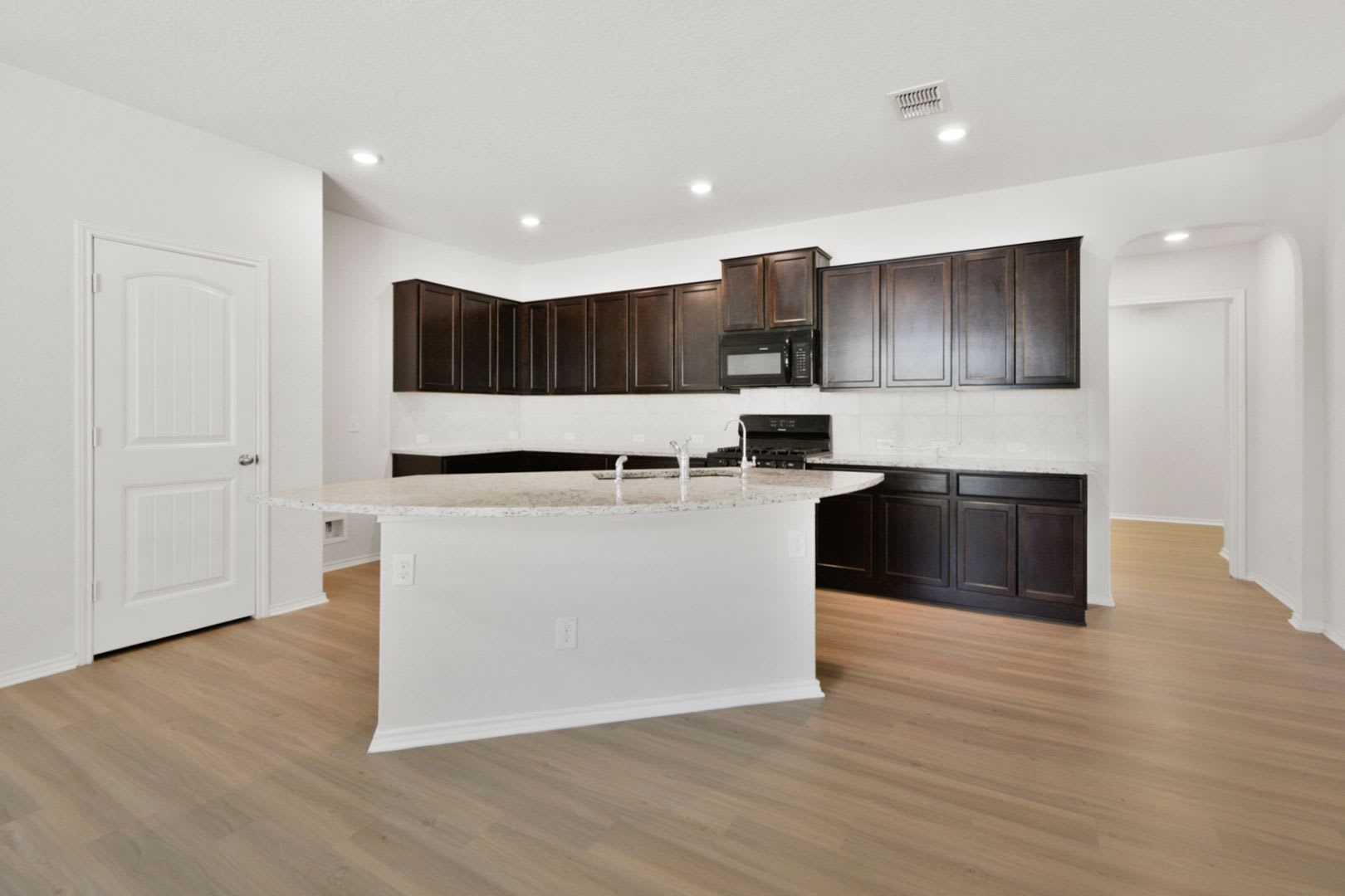 Beautiful 4-Bedroom Corner Lot Home with Open Floor Plan in Bulverde – photo 3