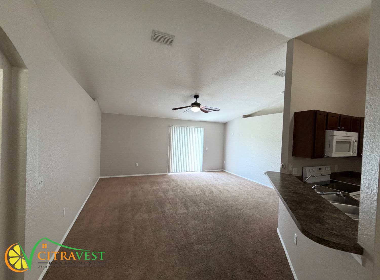 2160 Oakhurst Dr – photo 2
