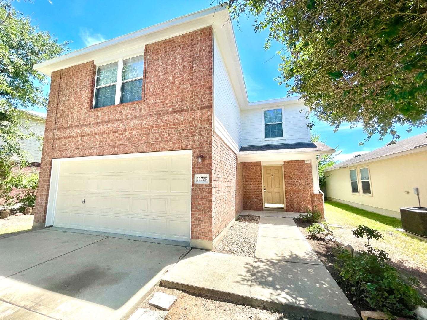 Four Bedroom House for Lease in Manor! – photo 1