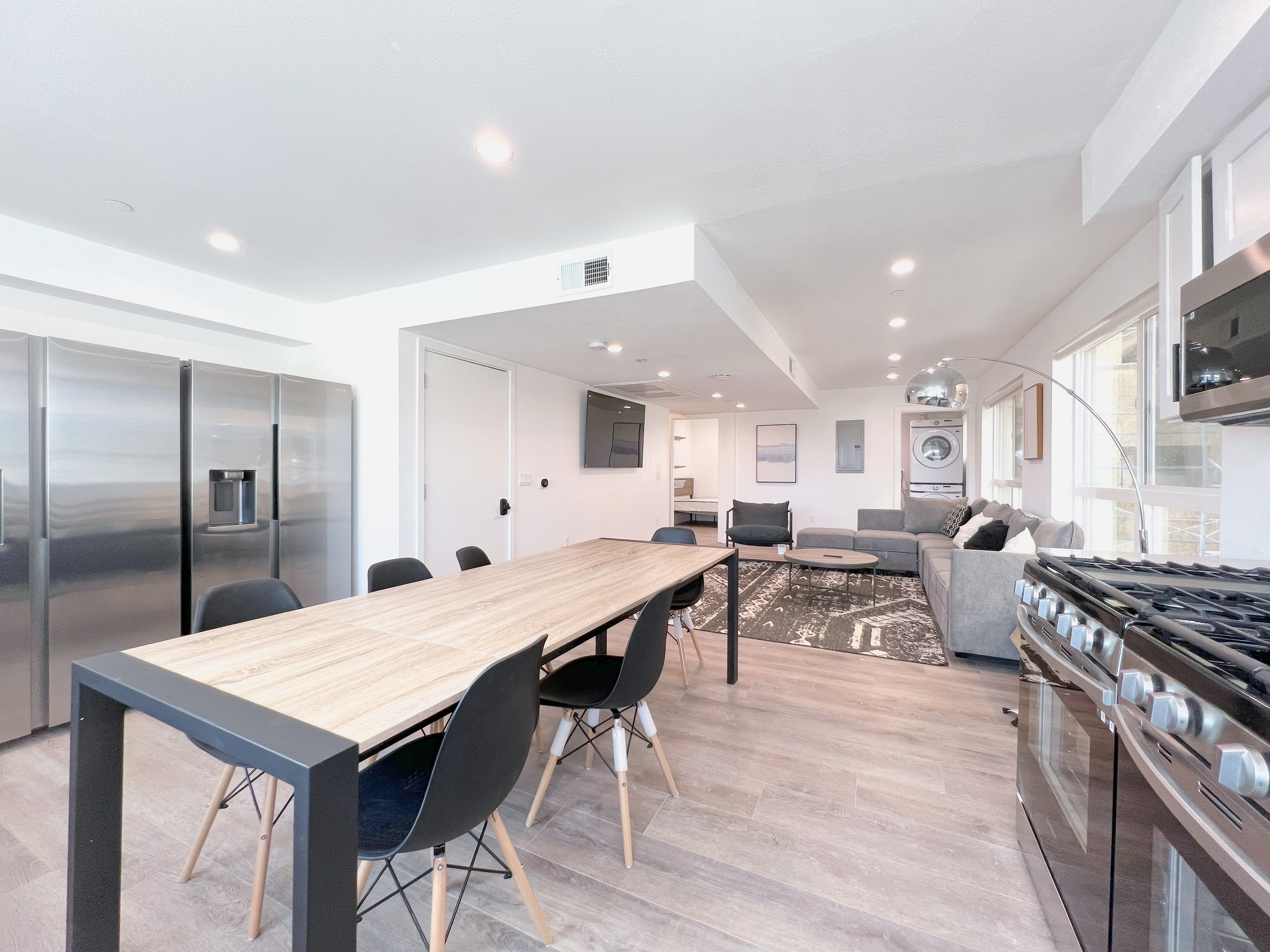 1366 W 35th Street – photo 3
