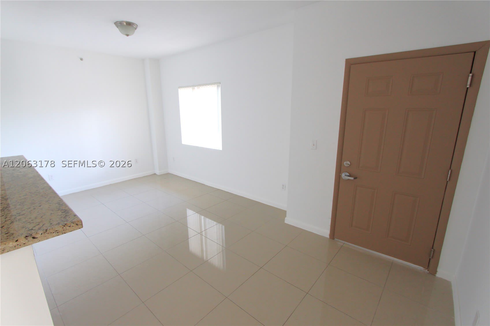 909 SW 15 AV – photo 4