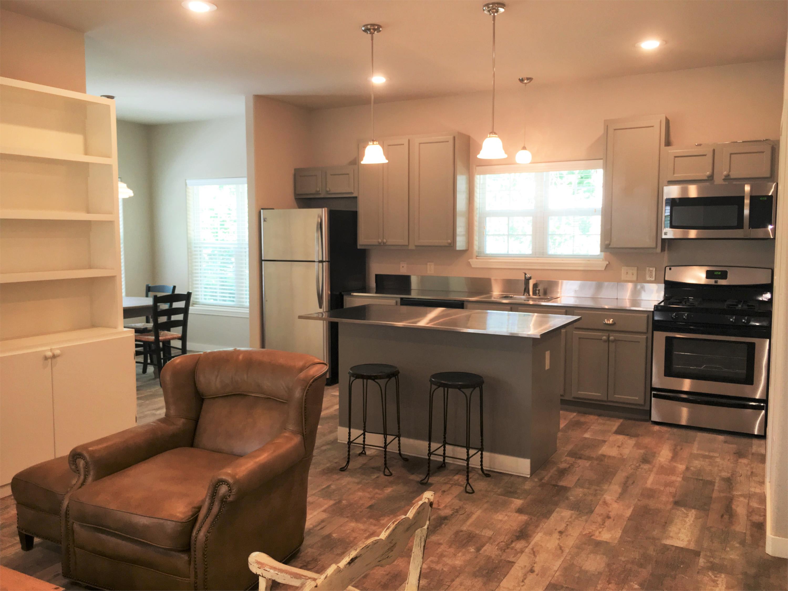 1690 W. Neptune Street – photo 2