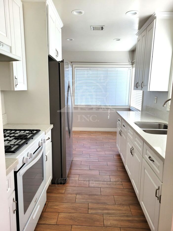 475 Saint Augustine Avenue – photo 4
