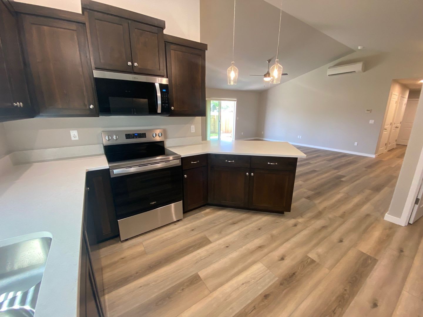 Brand New House In Winston – photo 4