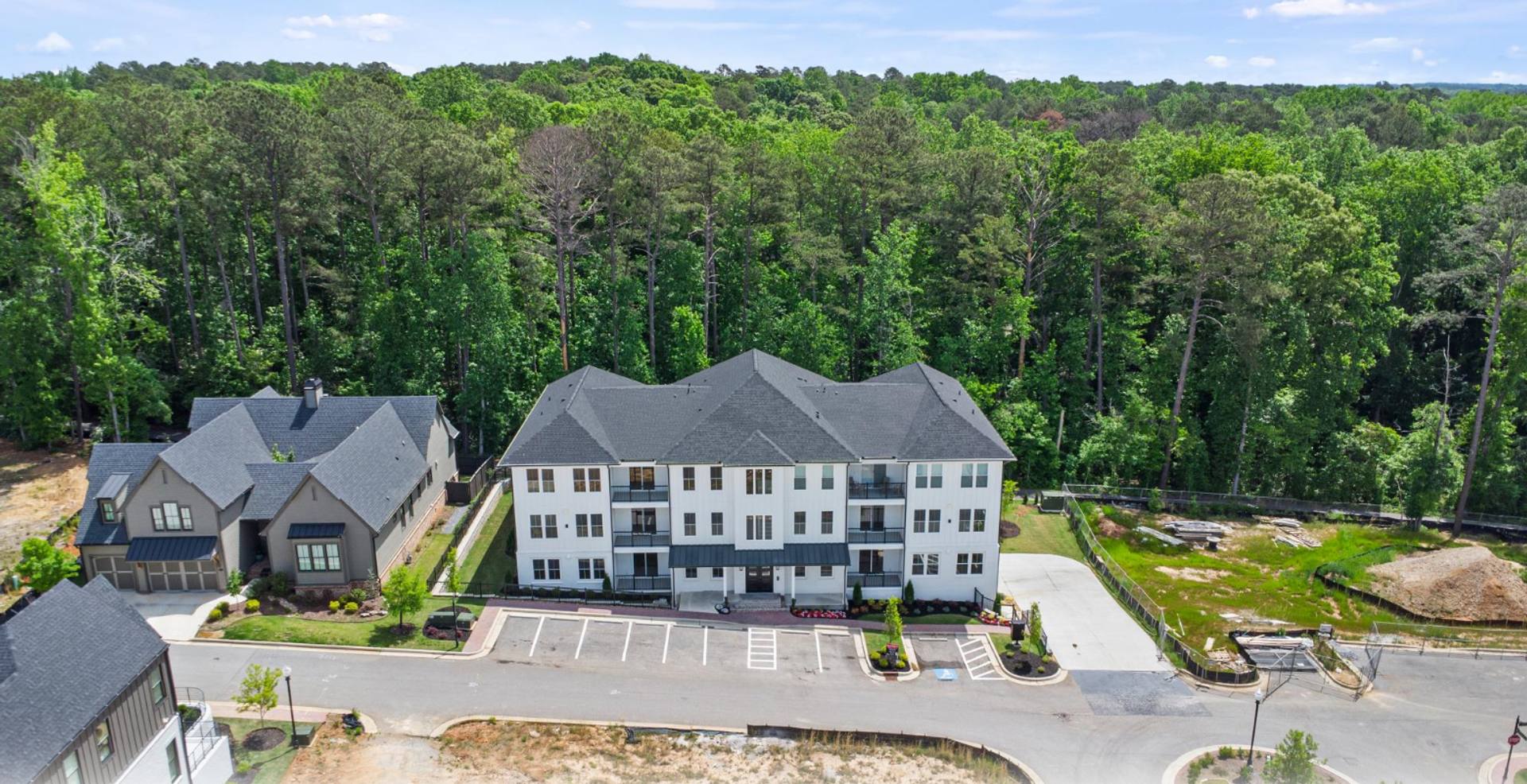 Luxury Living in Peachtree City – photo 2