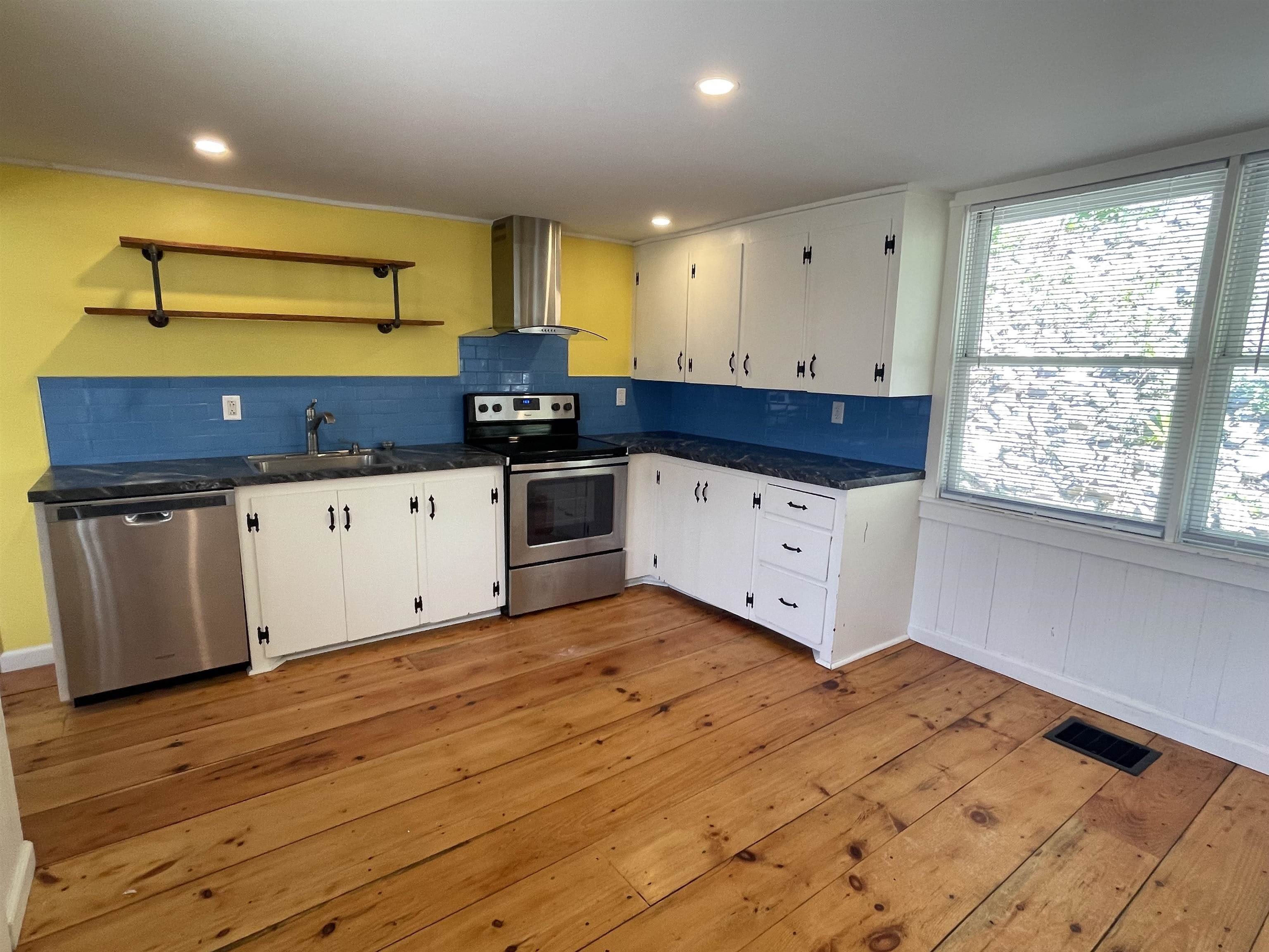 21 E Bow Street – photo 4