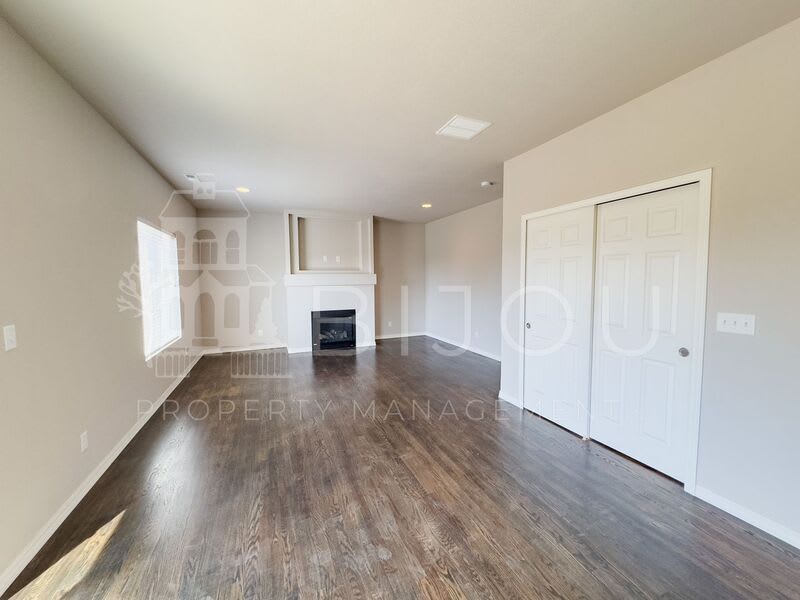 3760 Scott Ln. – photo 4