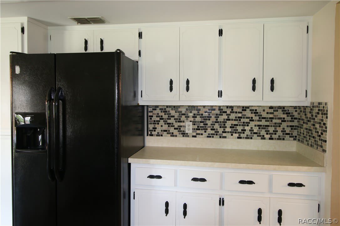 710 Mayflower Avenue – photo 4
