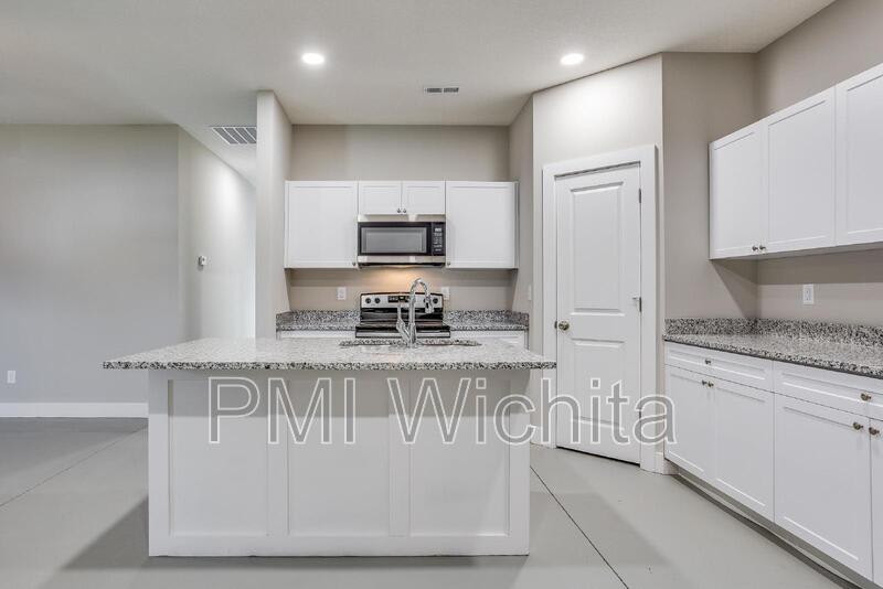 5238 N Cypress St – photo 3