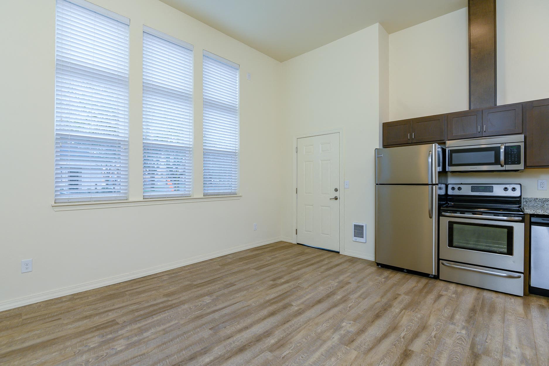 Midtown Apartments – photo 2