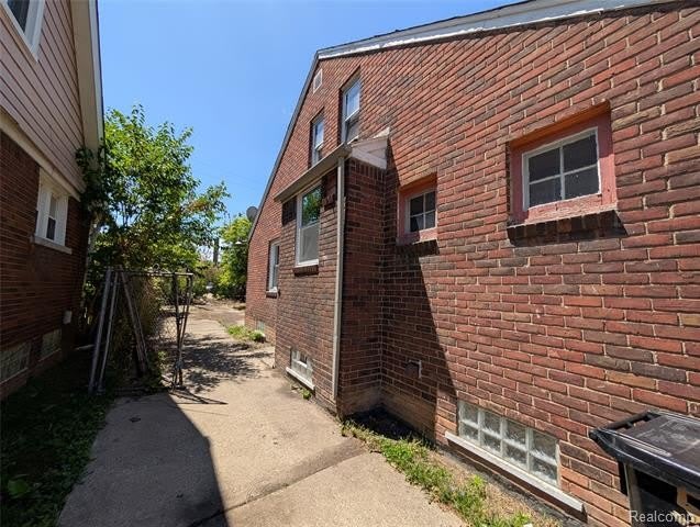 5575 Buckingham Avenue – photo 3
