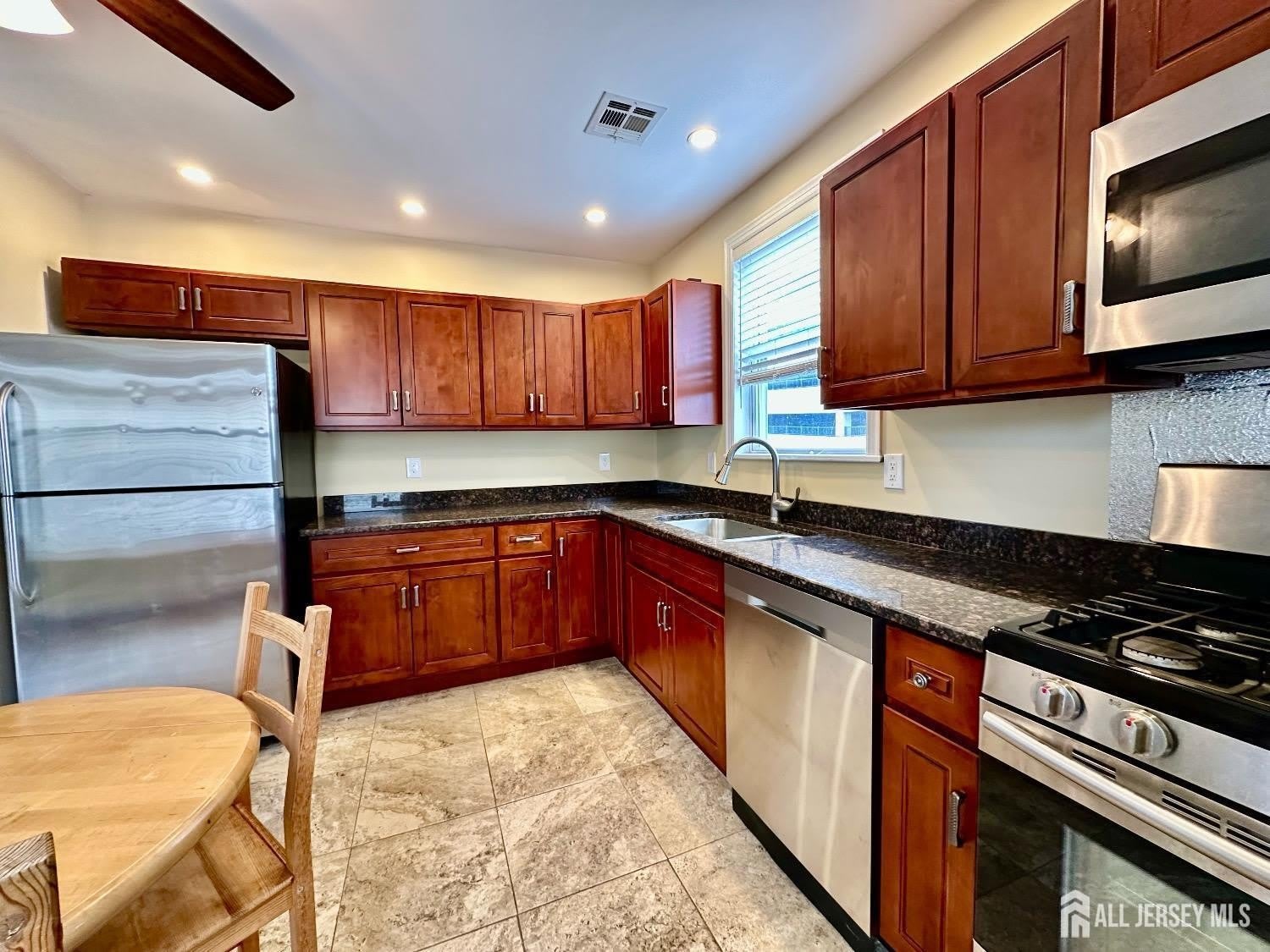 66 Atlantic Street – photo 5