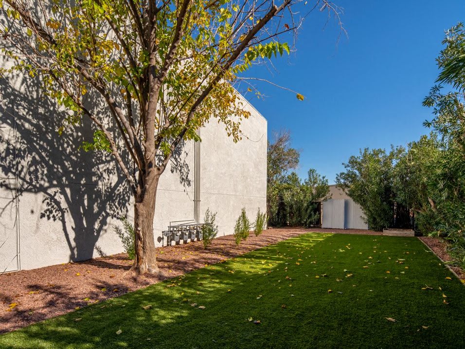 Latitude 32 – photo 2