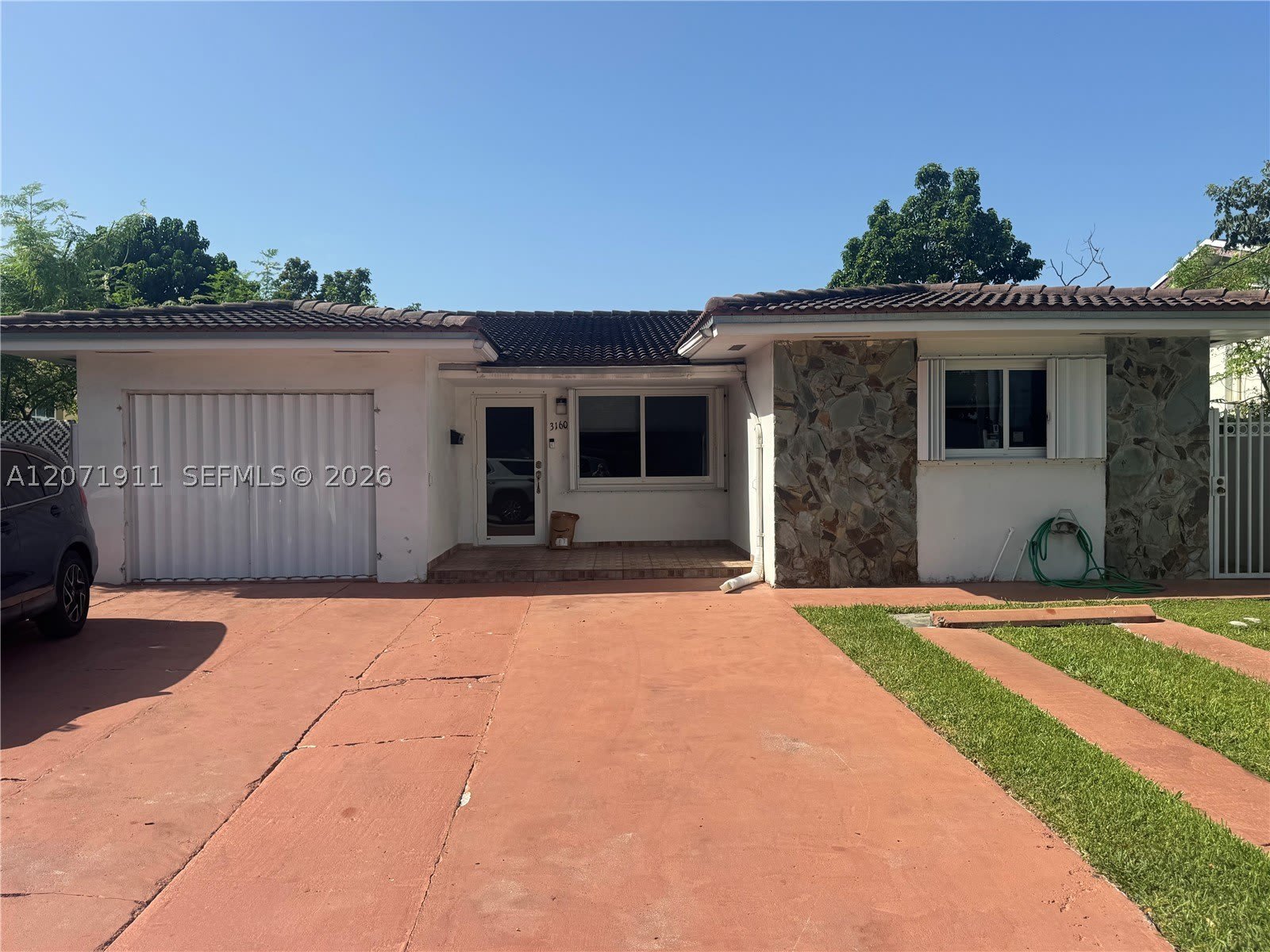 3160 NW 3rd St – photo 2