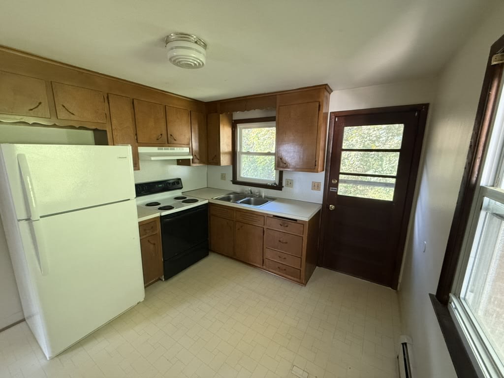 372 Park St – photo 1