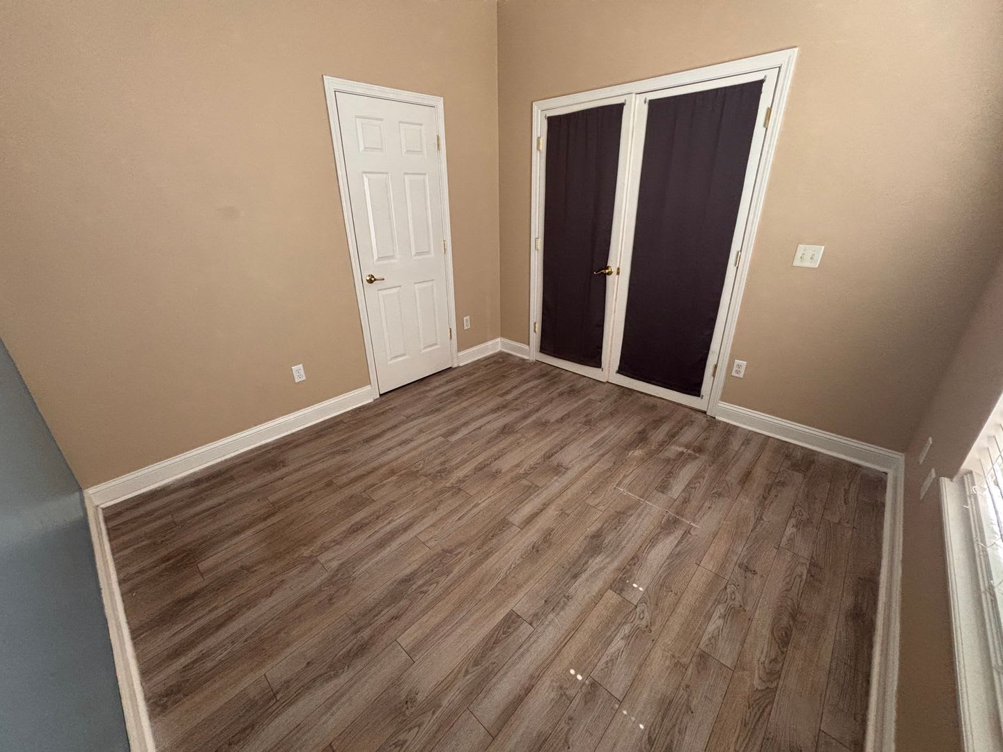 Spacious 4BR Waterfront Home with Bonus Room & Fenced Yard! – photo 4