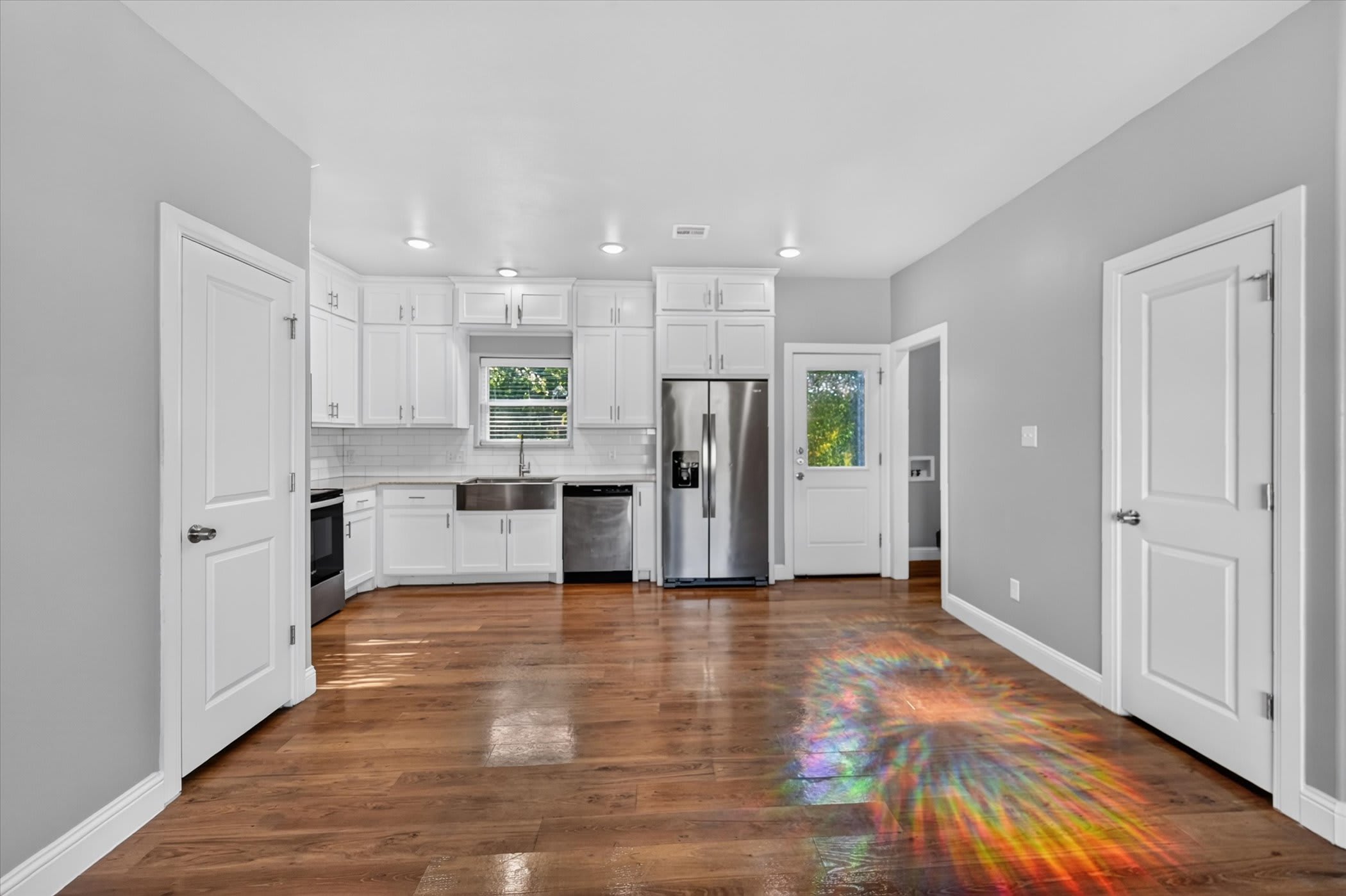 992 South 6Th Avenue – photo 5