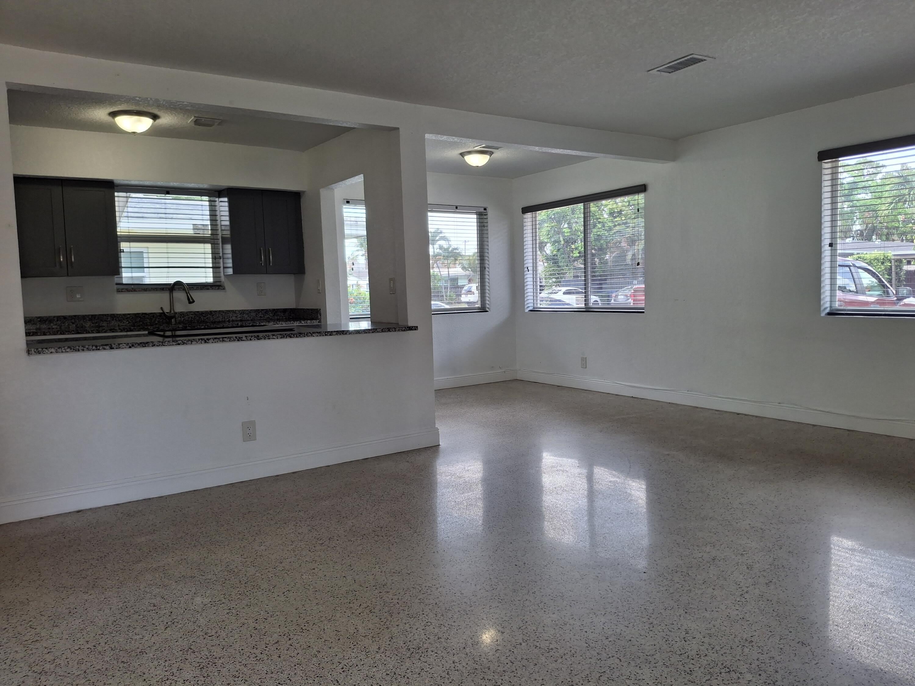 1624 NE 25th Street – photo 4