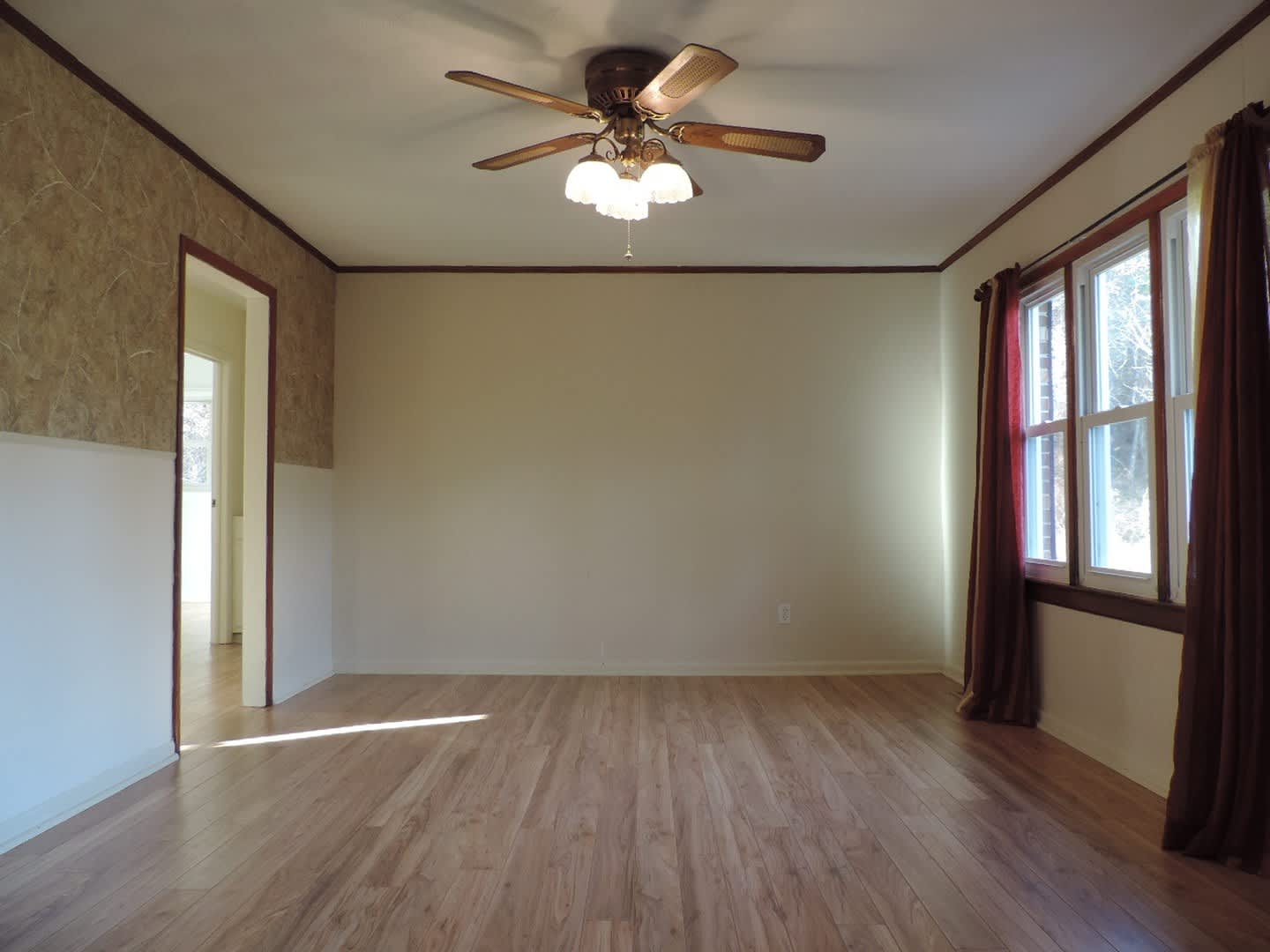 Great 3 1 Brick Ranch On Will Vannoy Convenient Location – photo 2