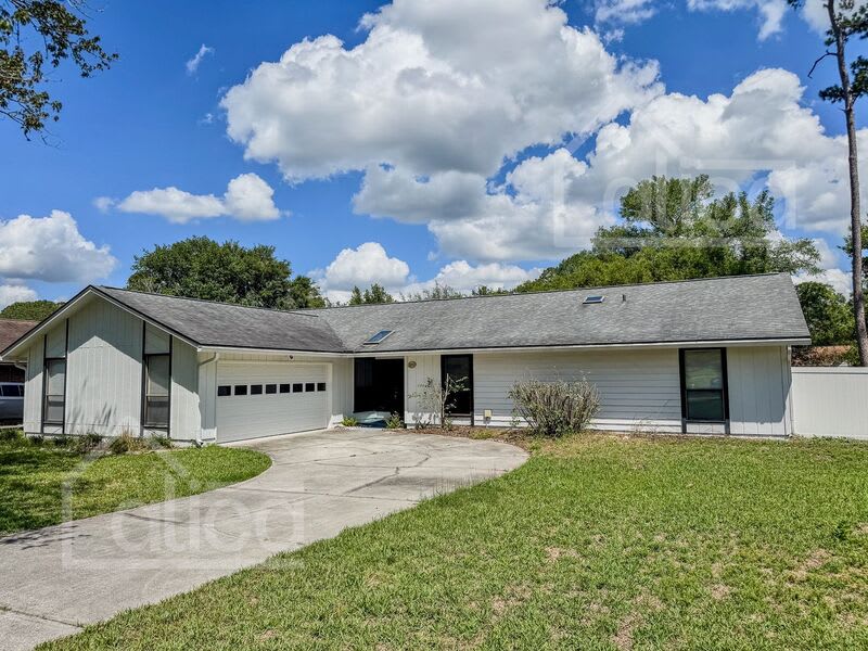 1959 Sussex Dr N – photo 1
