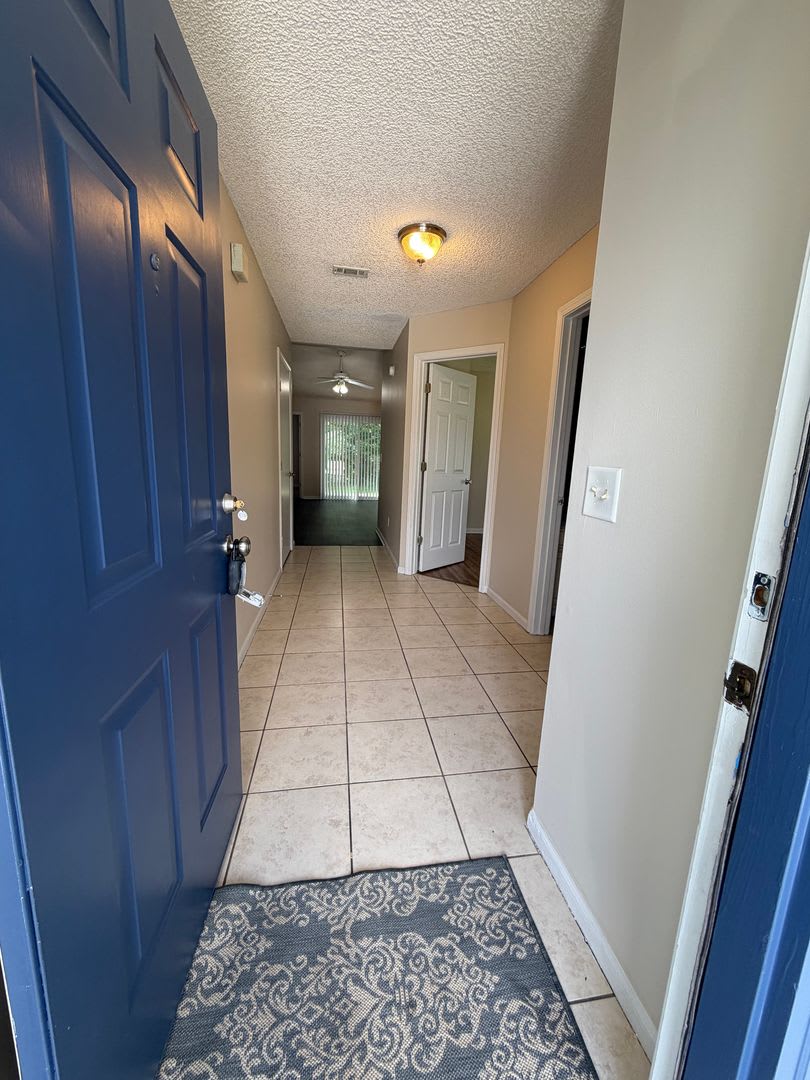 W. 101 Talbot Ct – photo 3