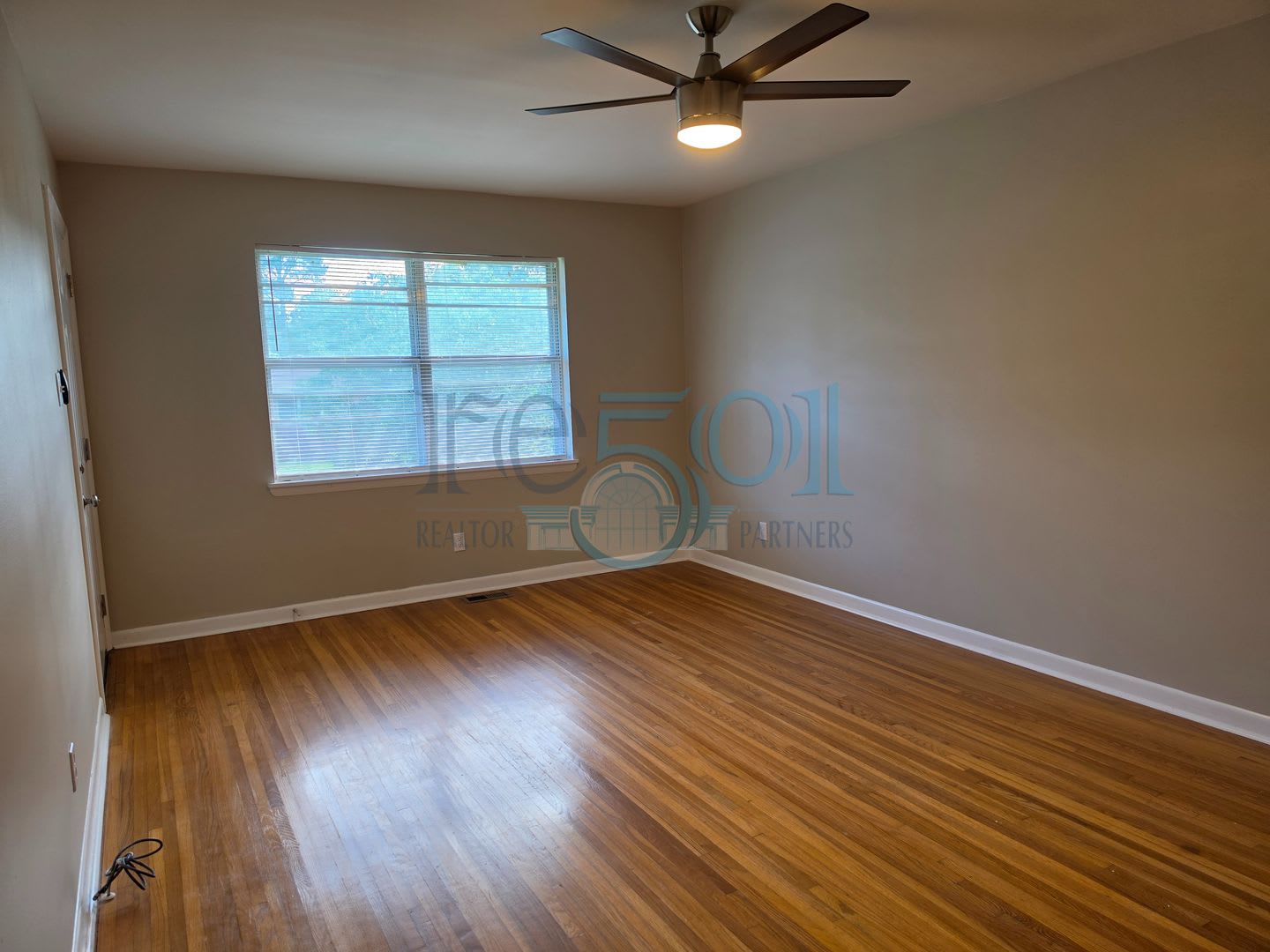 Newly Renovated 3 Bedroom 2 Bathroom – photo 5