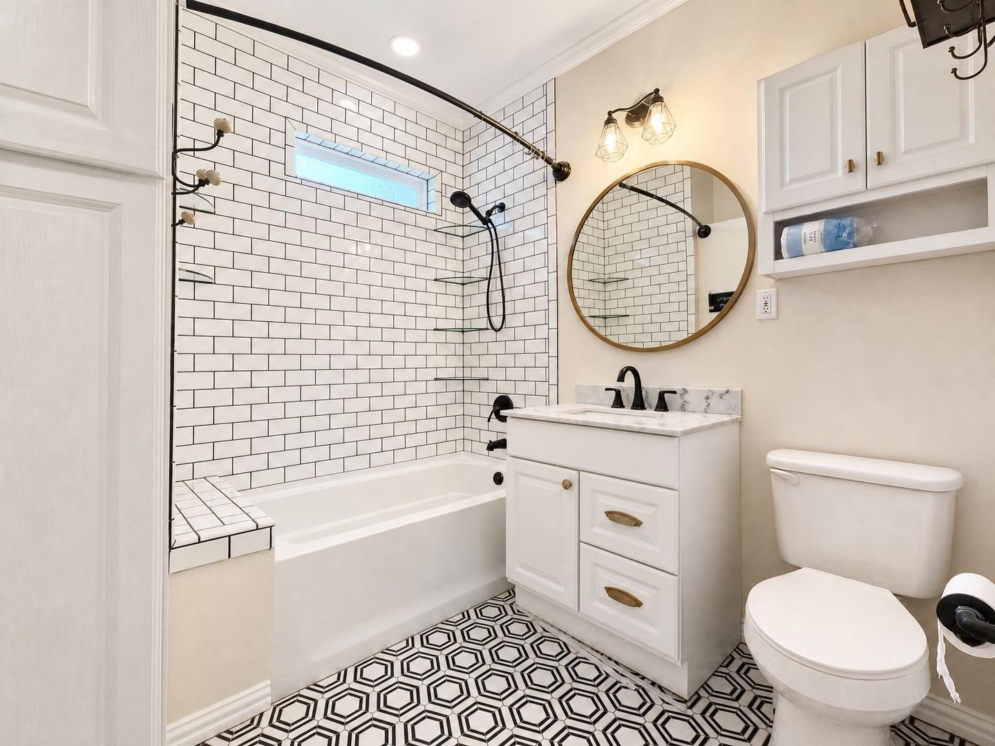 Spacious 4-Bedroom Charmer in Central Temple – photo 5