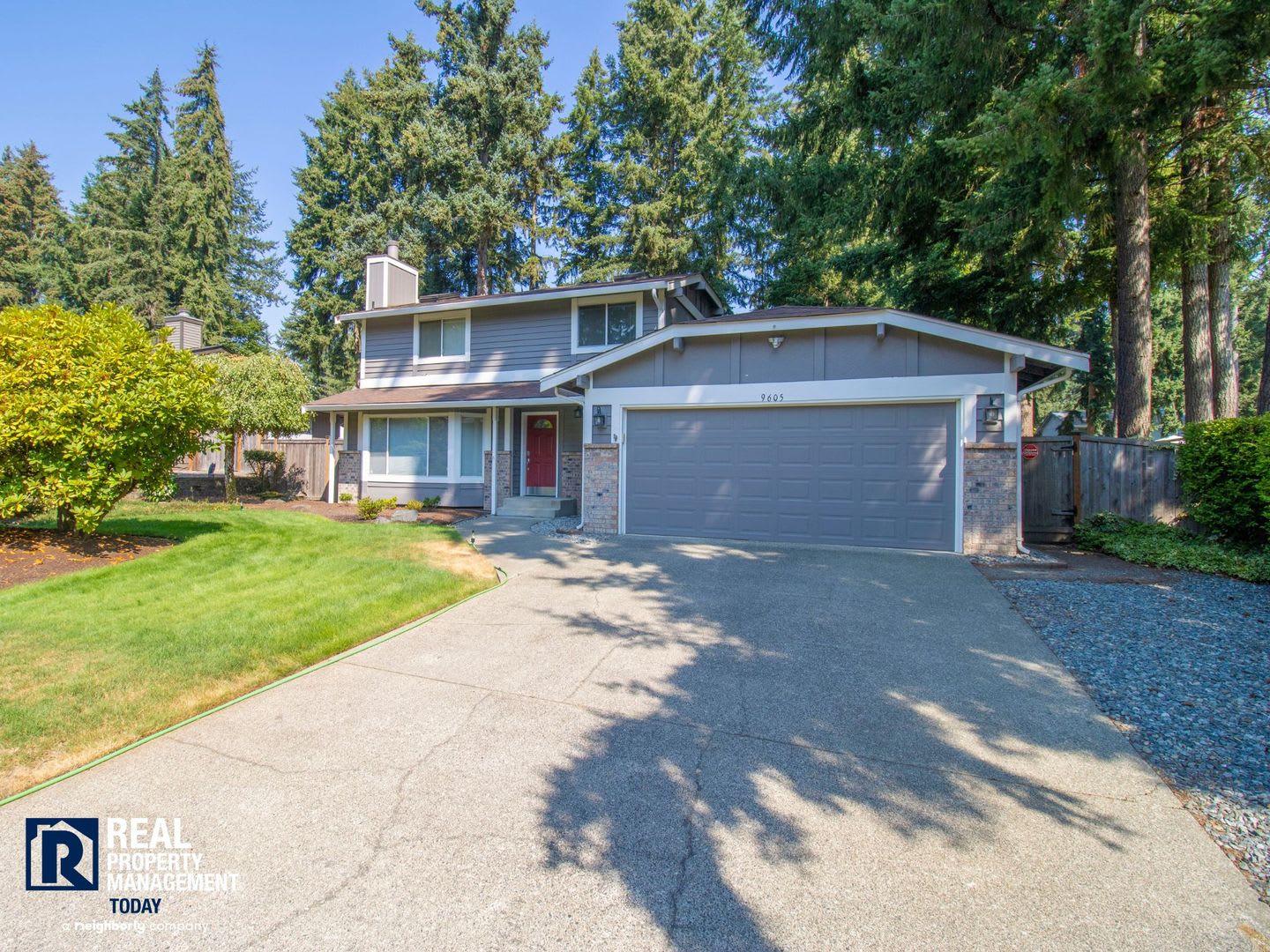 Spacious 3 Bedroom Gem Heights Home Fenced Yard 2 Car Garage Private Community Park – photo 1