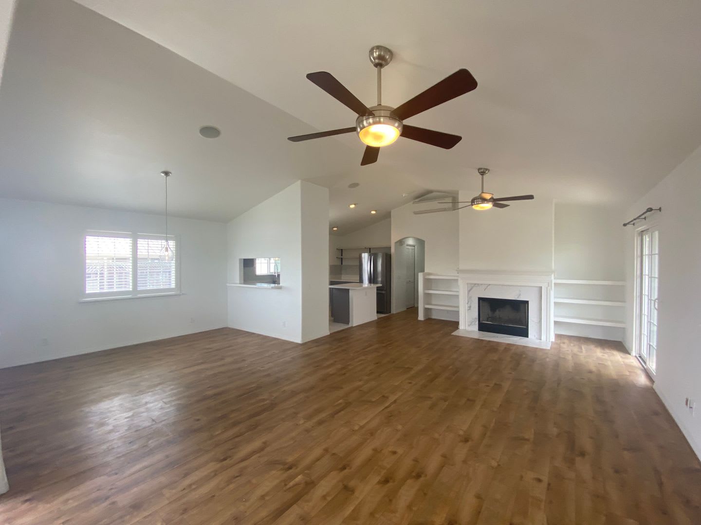 The Heart of Waimea 3BR/2BA with AC, Vaulted Ceilings, and Yard Service! – photo 2