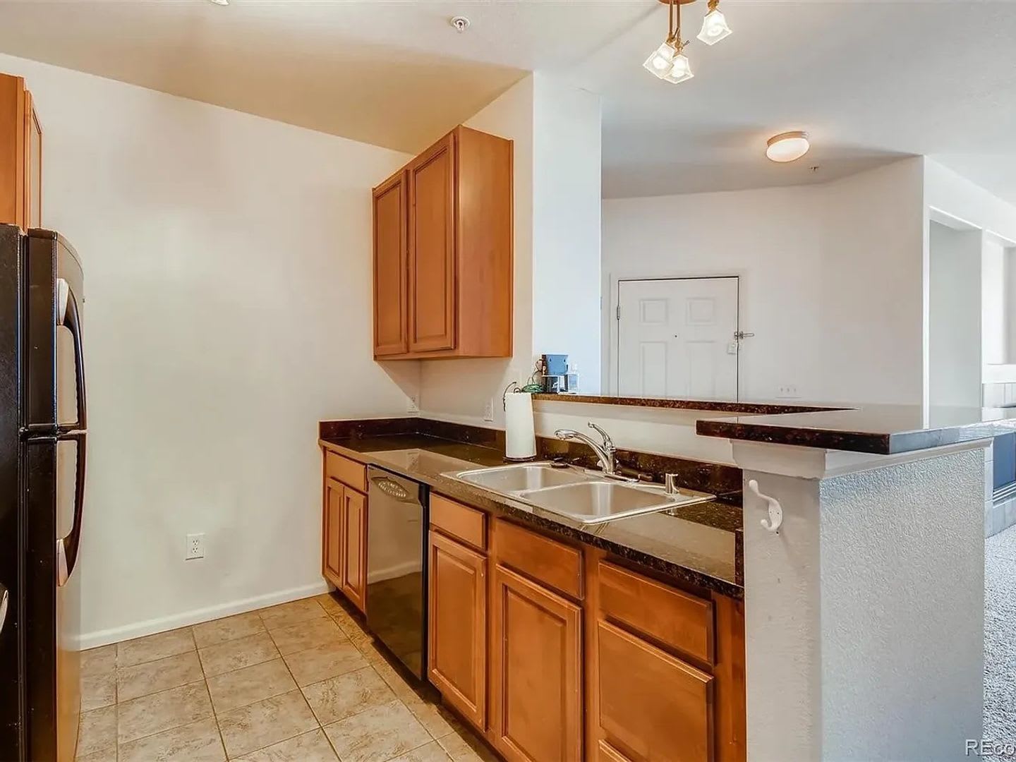 Beautiful 2 Bed/2 Bath Condo with Private Balconies, Pool Access & Golf Course Community – photo 3