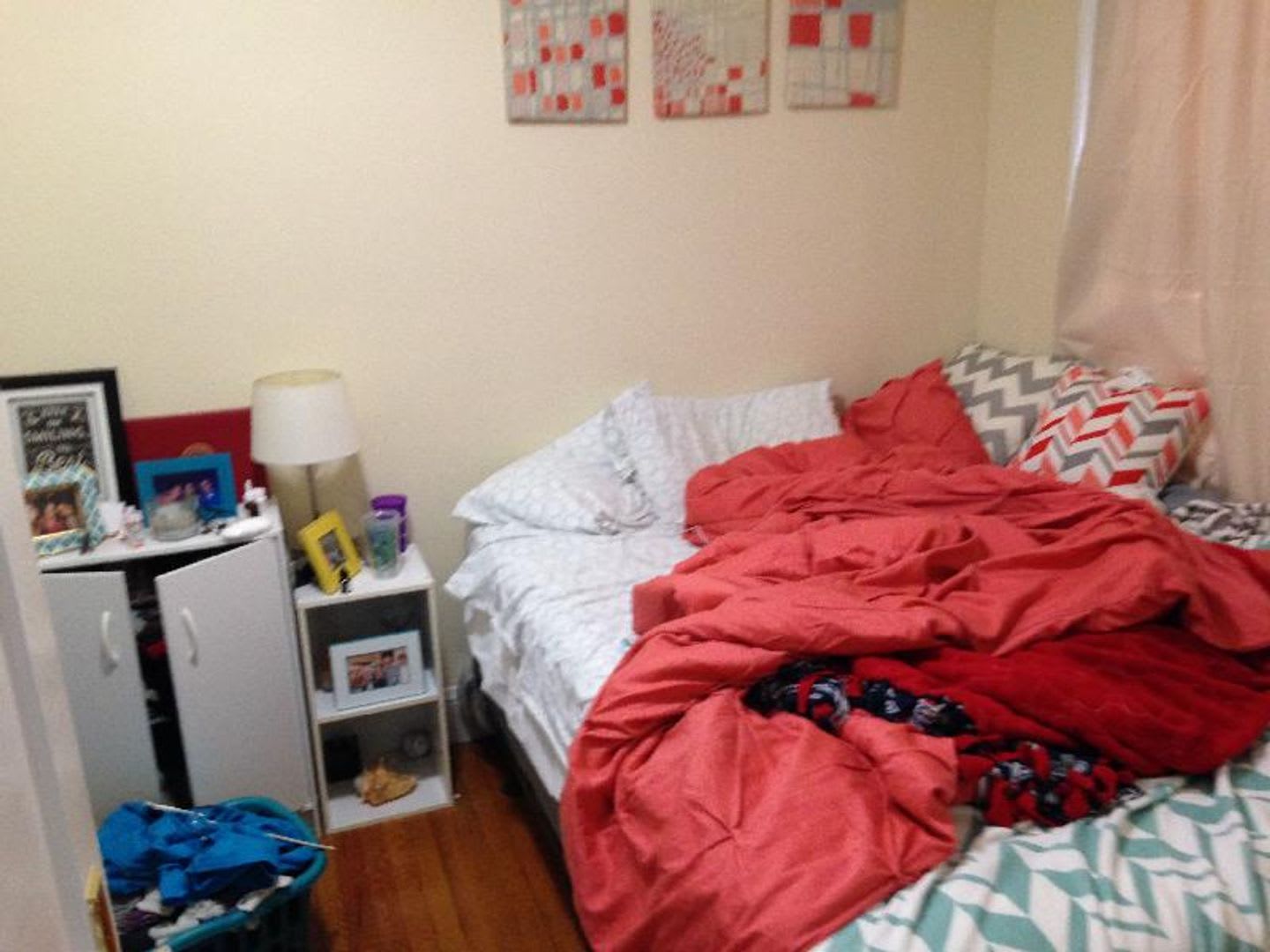 Updated 3 bed in Oak square – photo 1