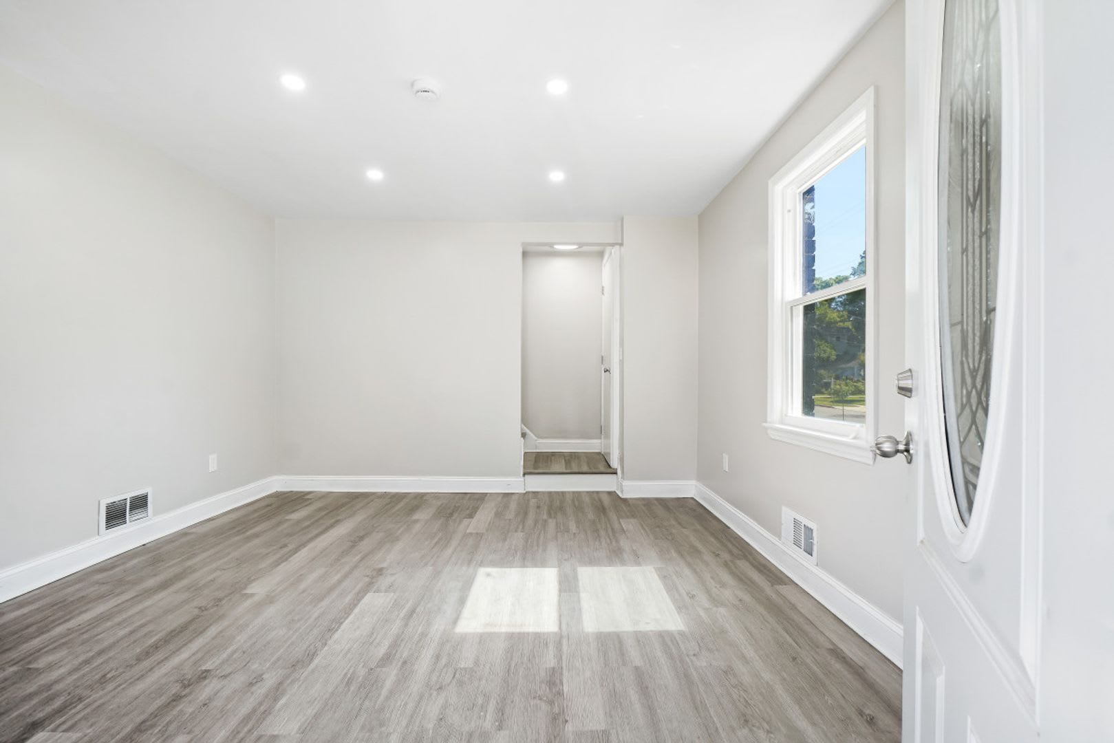 BEAUTIFULLY RENOVATED THREE BEDROOM 2 BATH HOME IN COLLEGE PARK IS IMMEDIATELY AVAILABLE – photo 3
