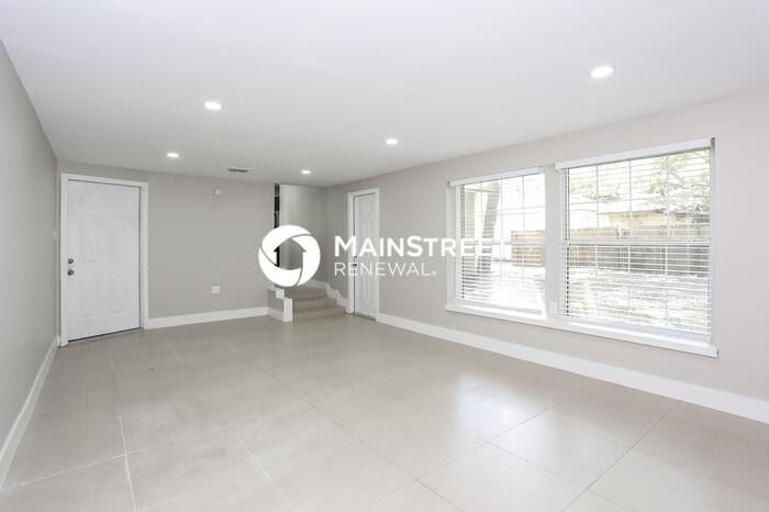 9064 Polk Avenue – photo 4