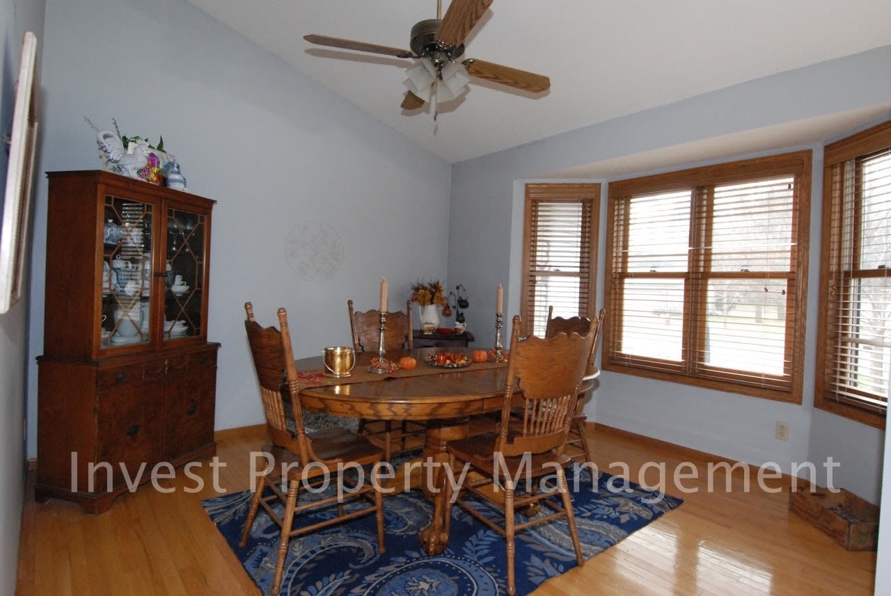 Spacious 3 bed/2.5 bath home nestled in beautiful Rogers, MN – photo 3