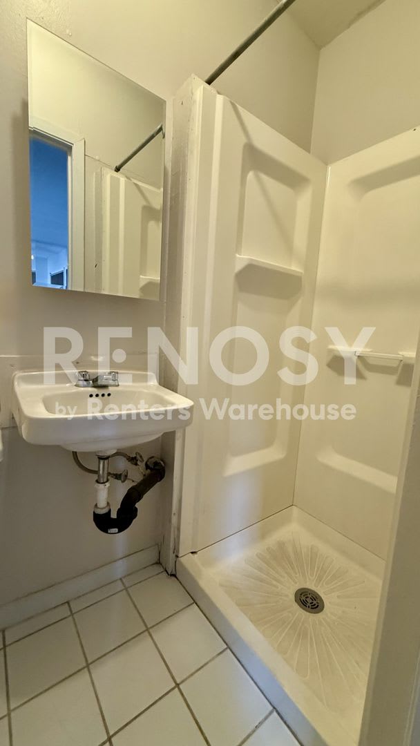 Available Now 2 Bedroom 2 Bath Condo in St. Paul – photo 4