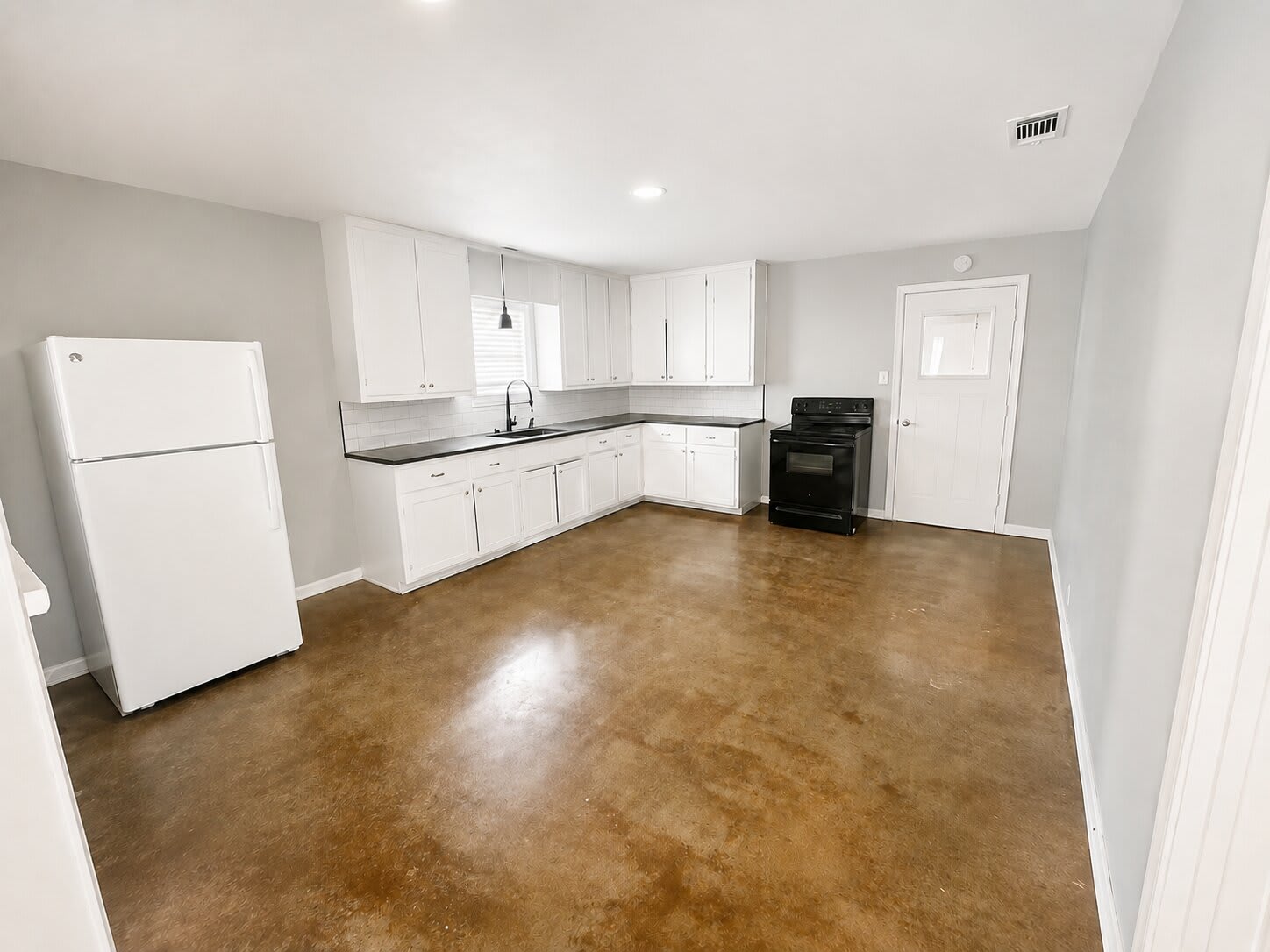 5283 Carpenters Bluff Road – photo 2