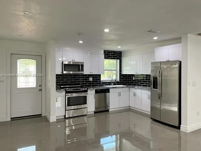 961 Northwest 200th Street – photo 4