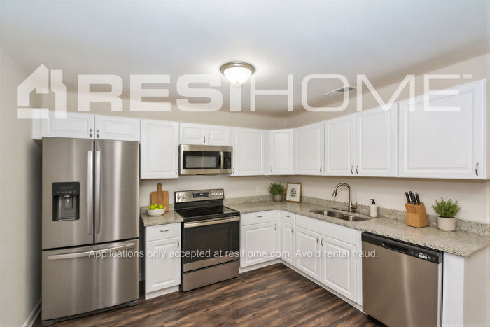 2203 Norman Avenue – photo 2