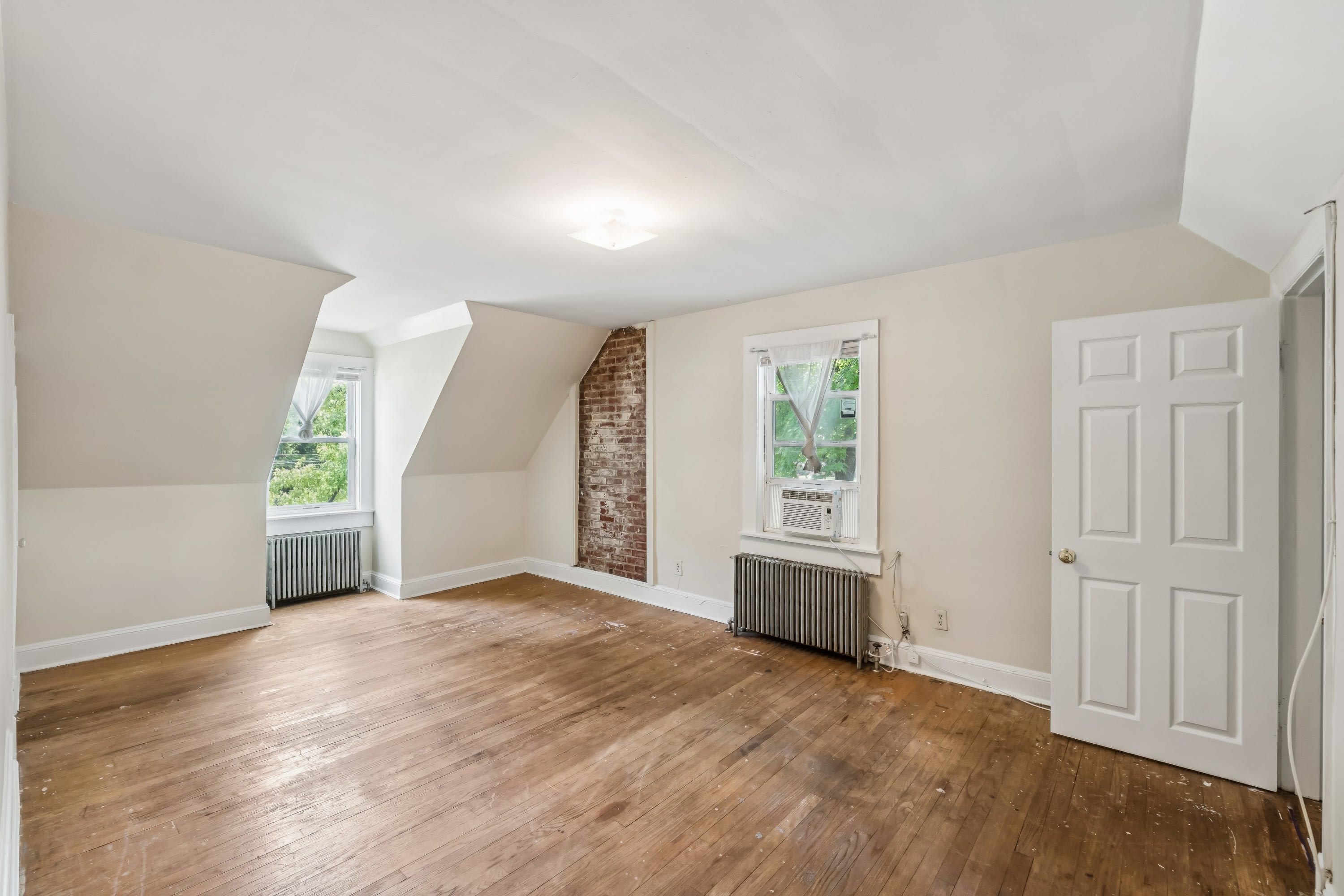 7504 Hopkins Avenue – photo 5