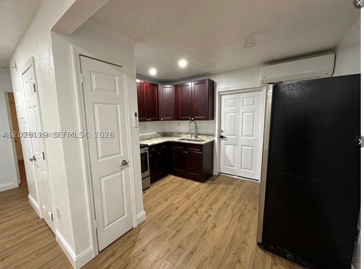 813 W Jefferson St – photo 1