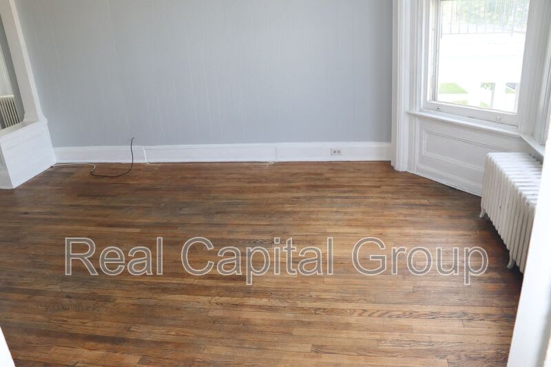 130 5th Ave – photo 4