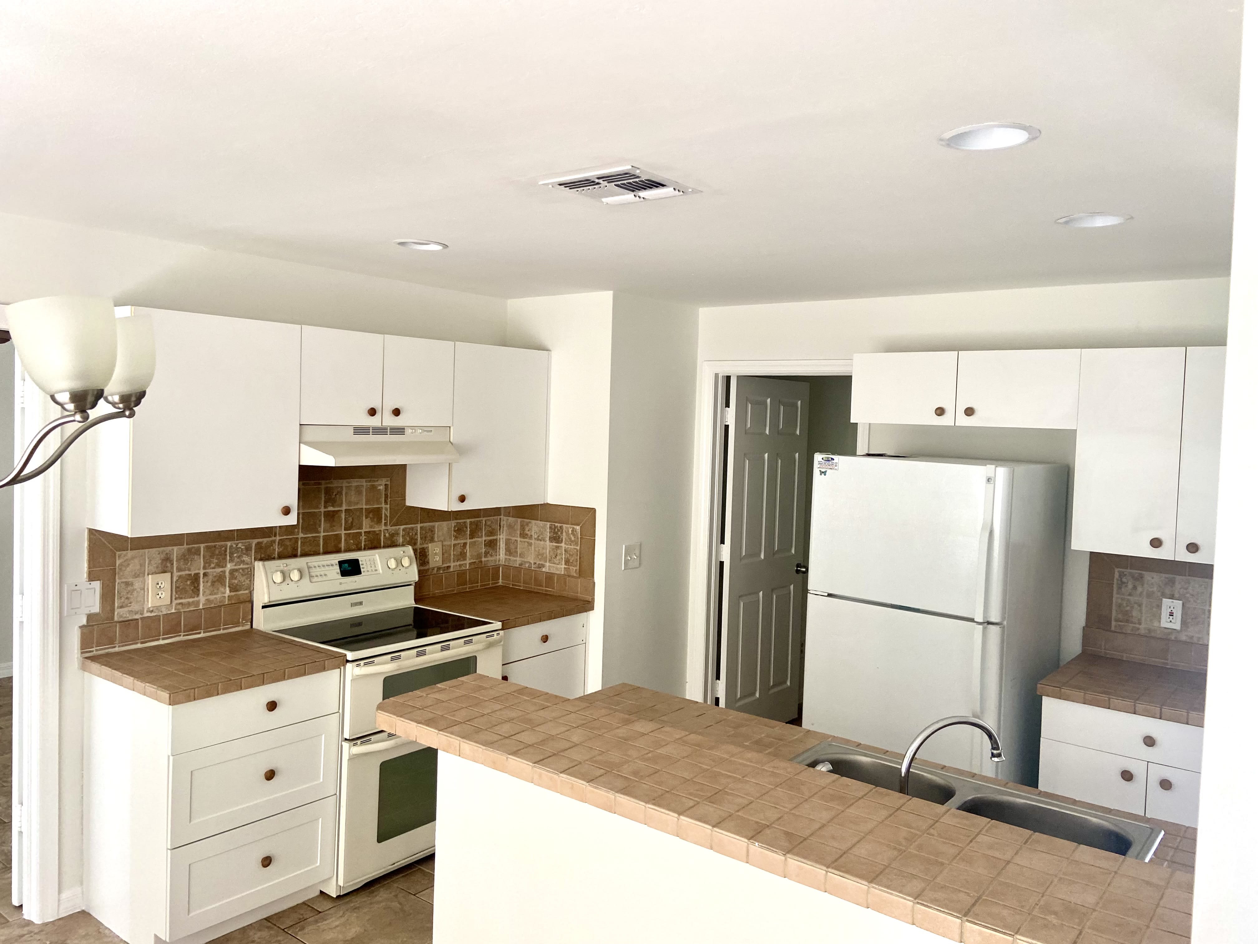 1241 Ermine St E – photo 1